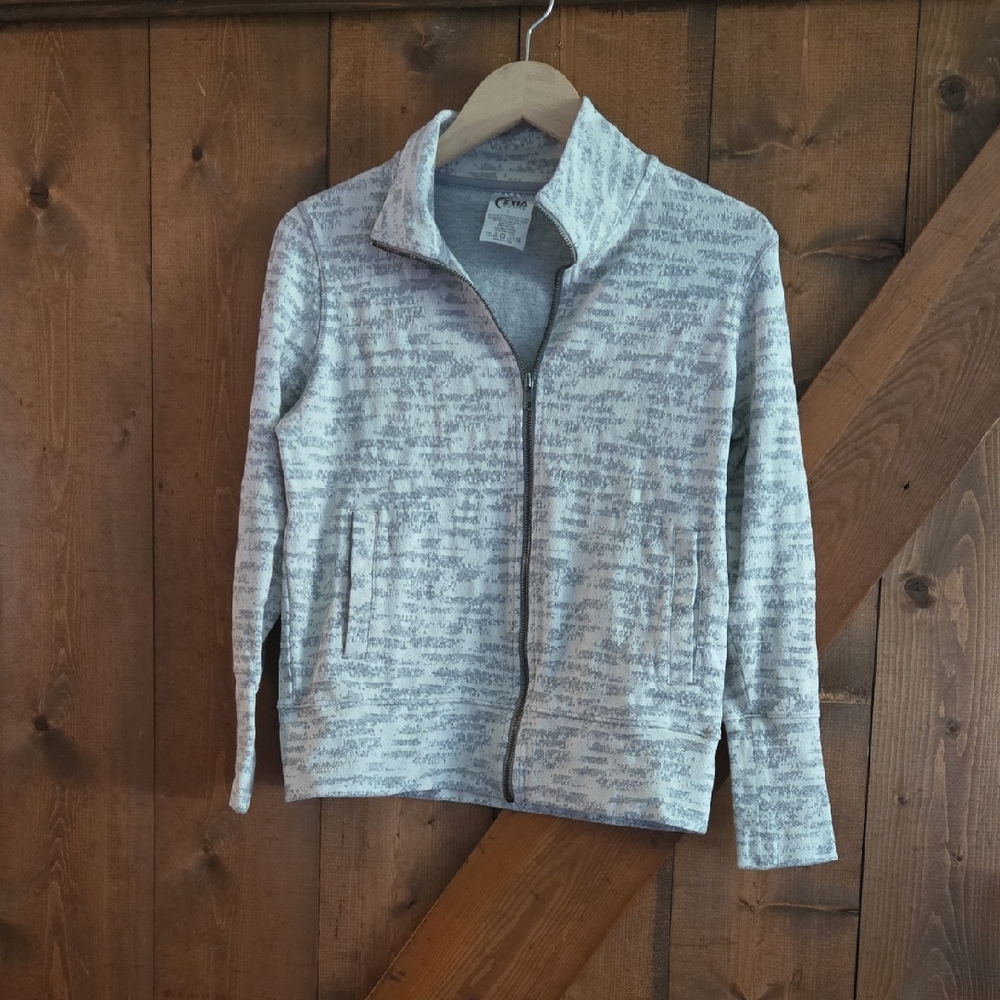 ZYIA Light Gray Activewear Shirt